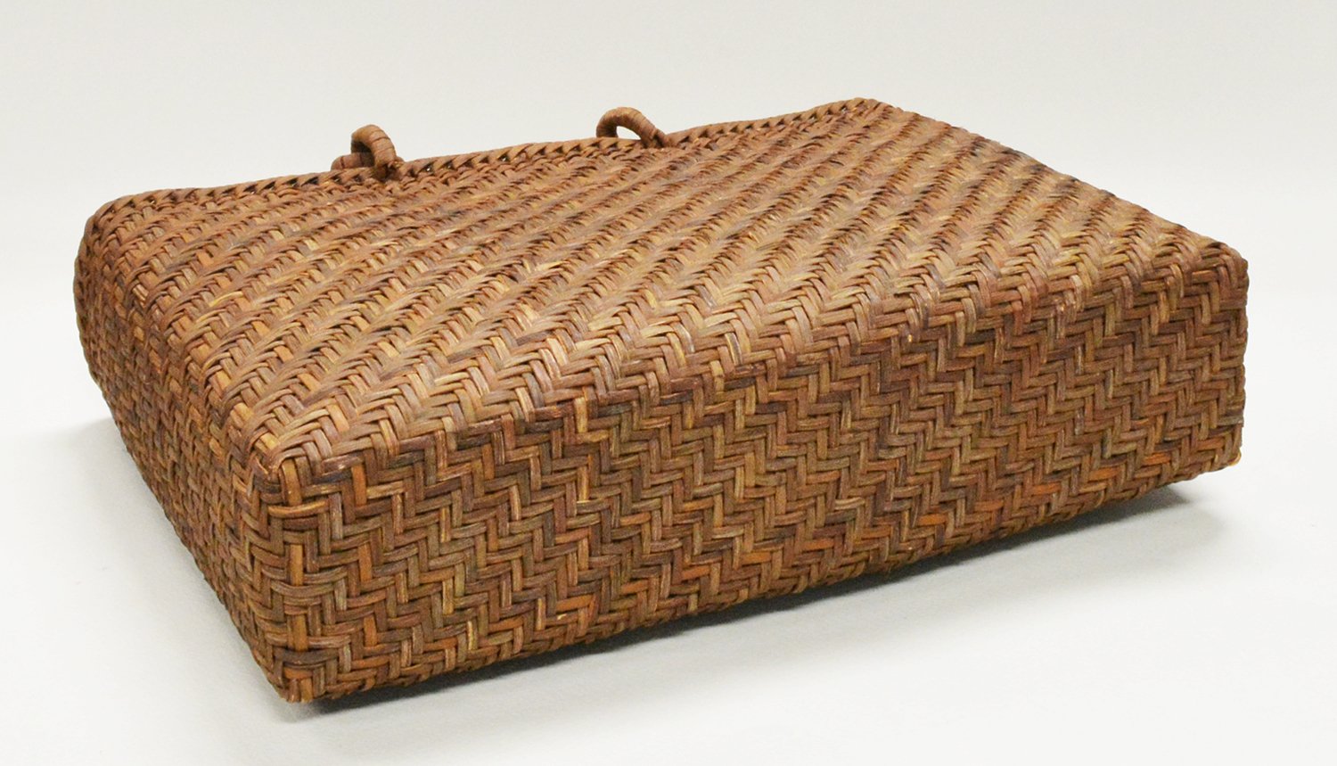 Amazon.co.jp: 山葡萄 籠バッグ m (内布・かぶせ付) 一番皮3ミリ網代